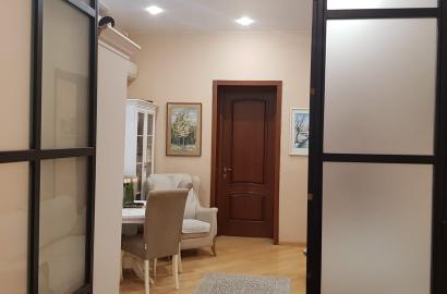 продается квартира с новым ремонтом 3-комнаты